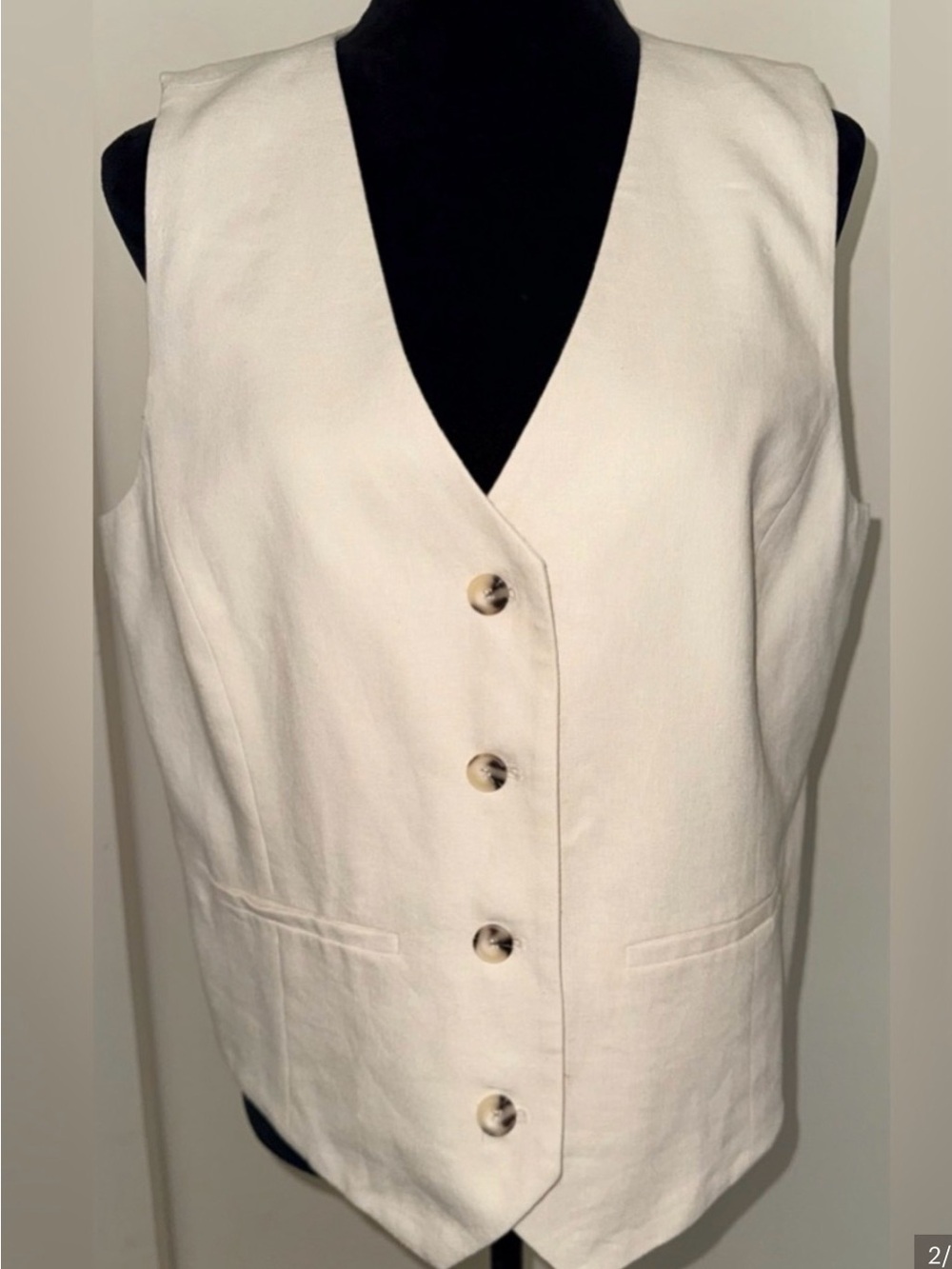 Rachel Zoe Cream Sleeveless V-Neck Linen Blend Vest - Picture 2 of 5